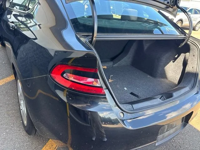 Used 2015 Pitch Black Clearcoat Dodge SE image 10