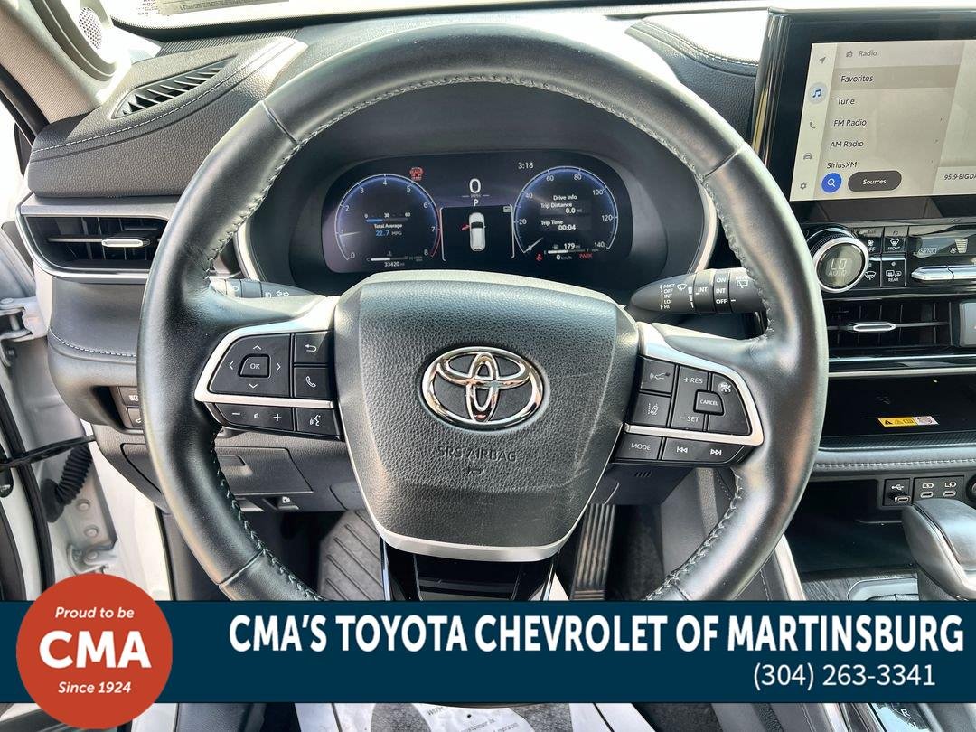 Used 2023 Wind Chill Pearl Toyota Limited image 17