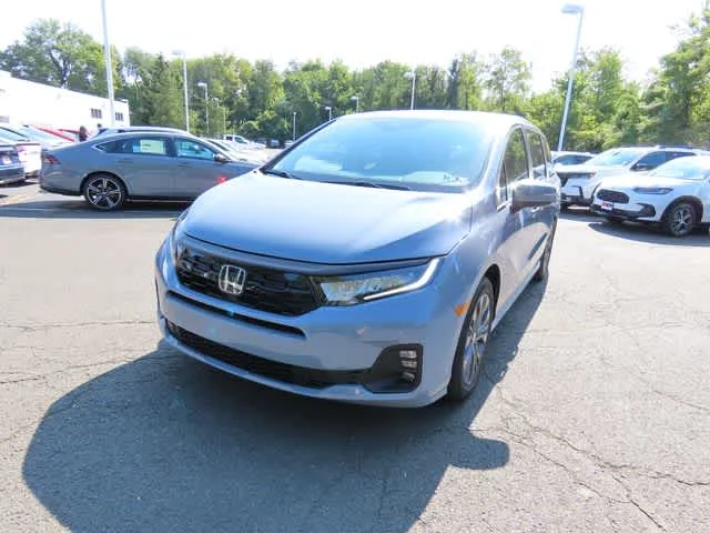2026 Honda Odyssey Touring's photo
