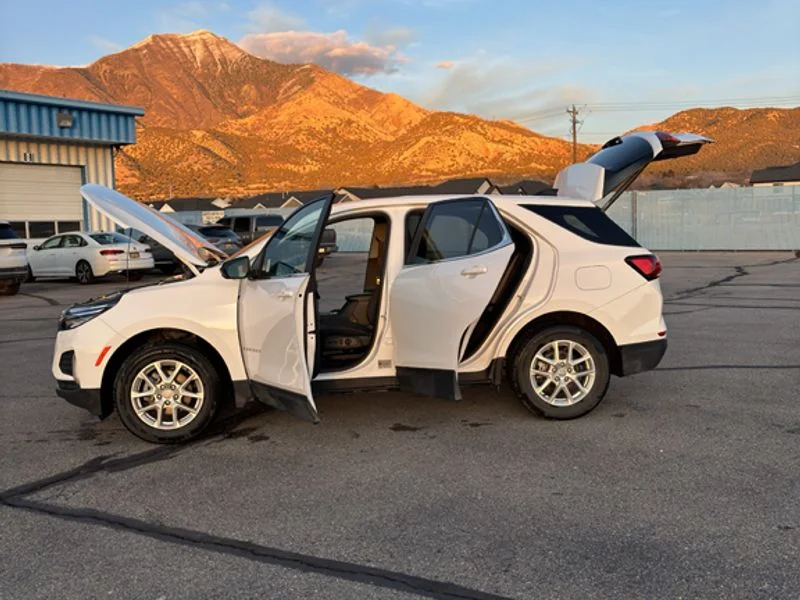 Used 2024 Summit White Chevrolet LT image 20