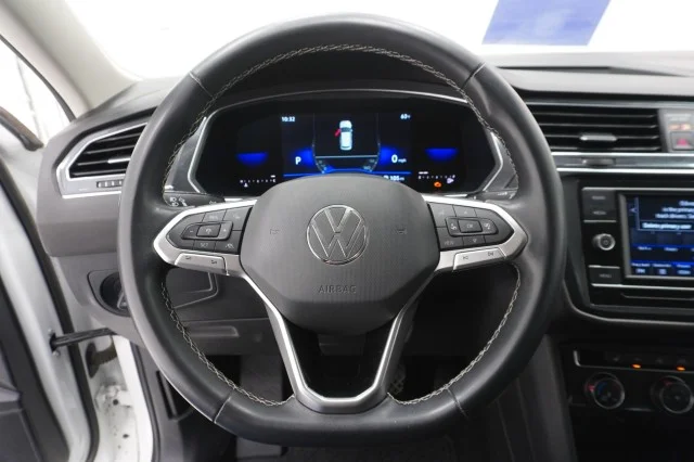 Used 2022 WHITE Volkswagen S image 28