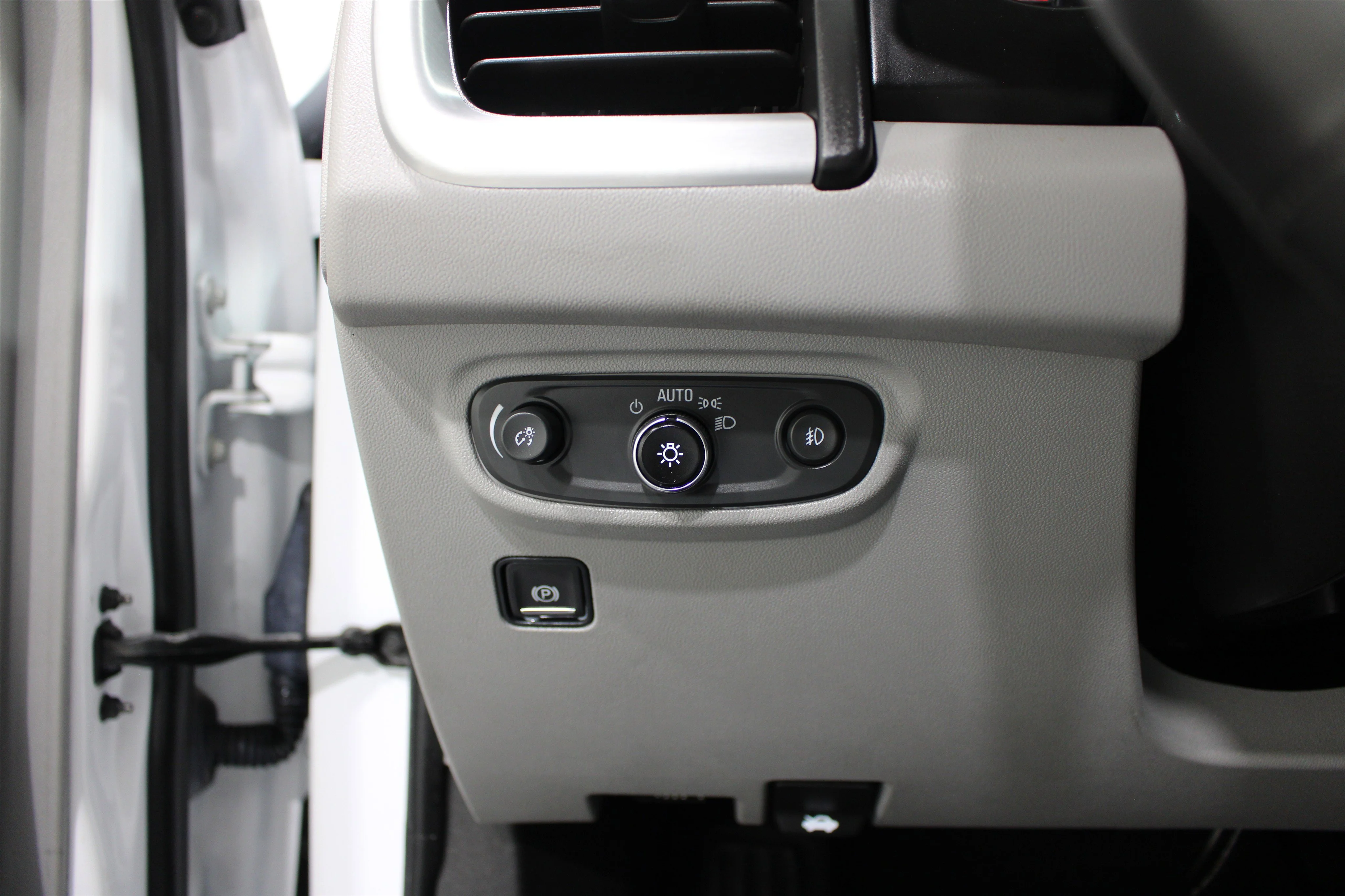 2023 GMC Terrain SLT - Photo 10