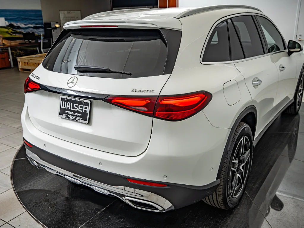 Used 2026 Polar White Mercedes-Benz GLC 300 image 16