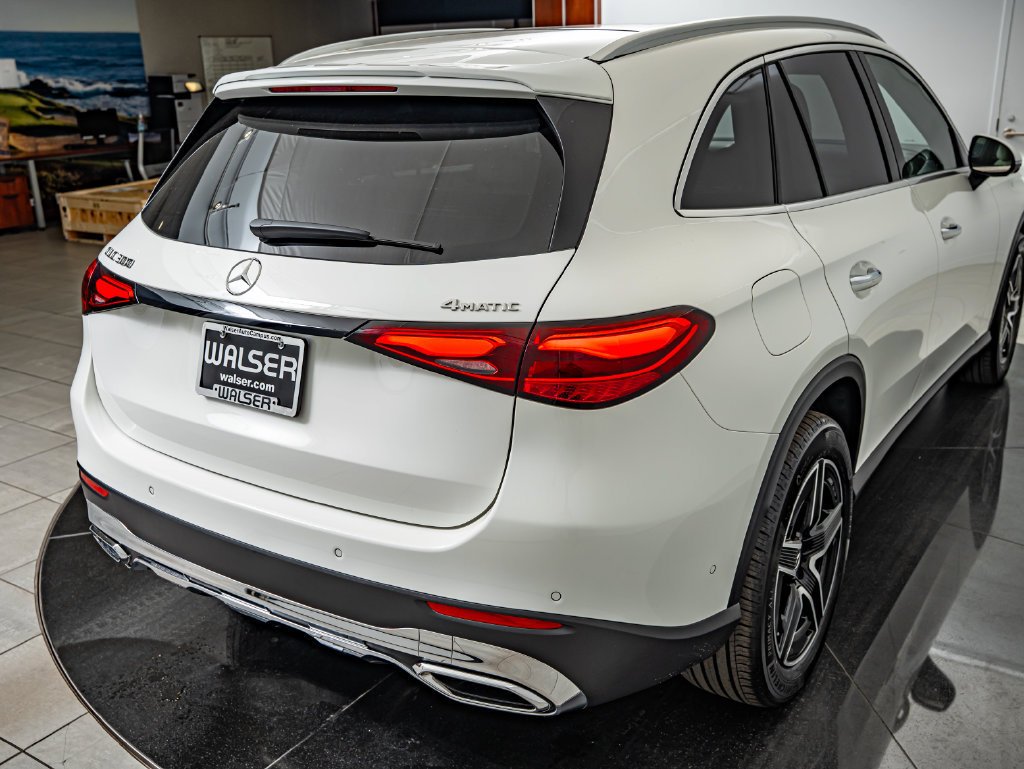 Used 2026 Polar White Mercedes-Benz GLC 300 image 16