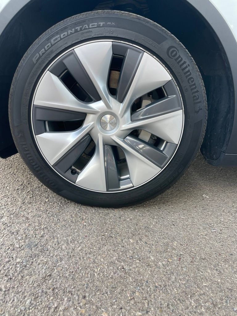 Used 2023 White Tesla Long Range image 9