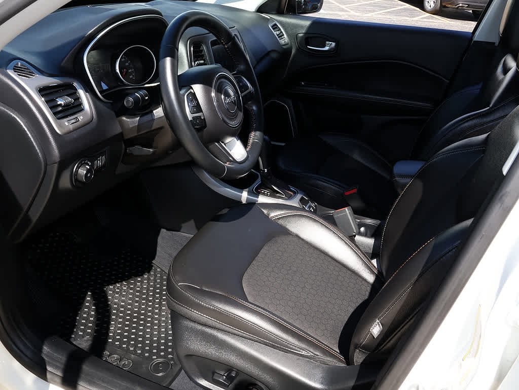 Used 2018 White Clearcoat Jeep Latitude image 11