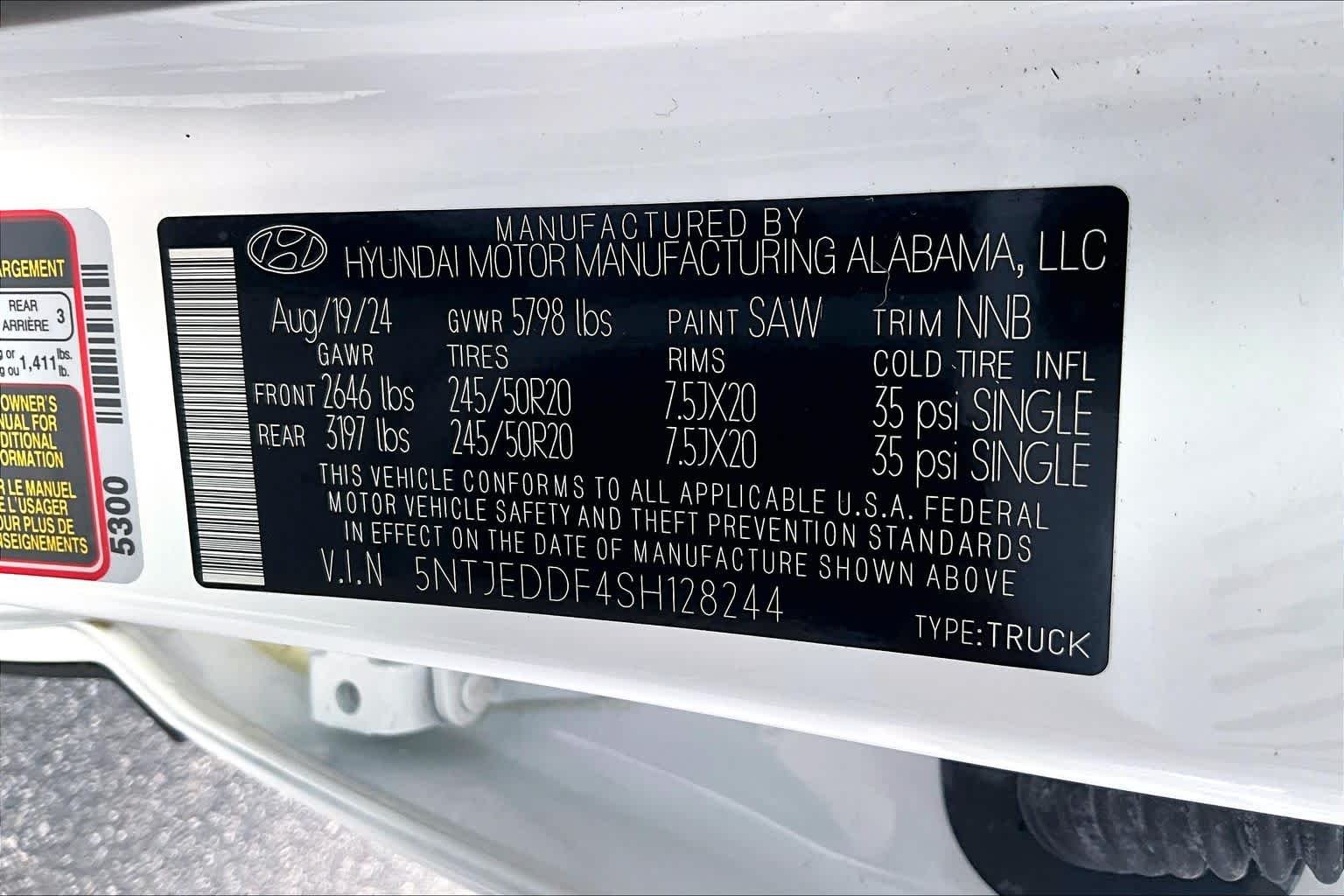 Used 2025 Atlas White Hyundai Limited image 33