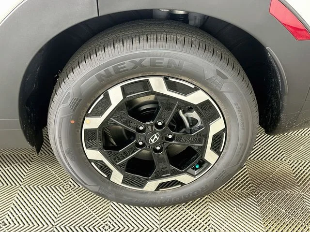 New 2027 White Hyundai SEL image 20