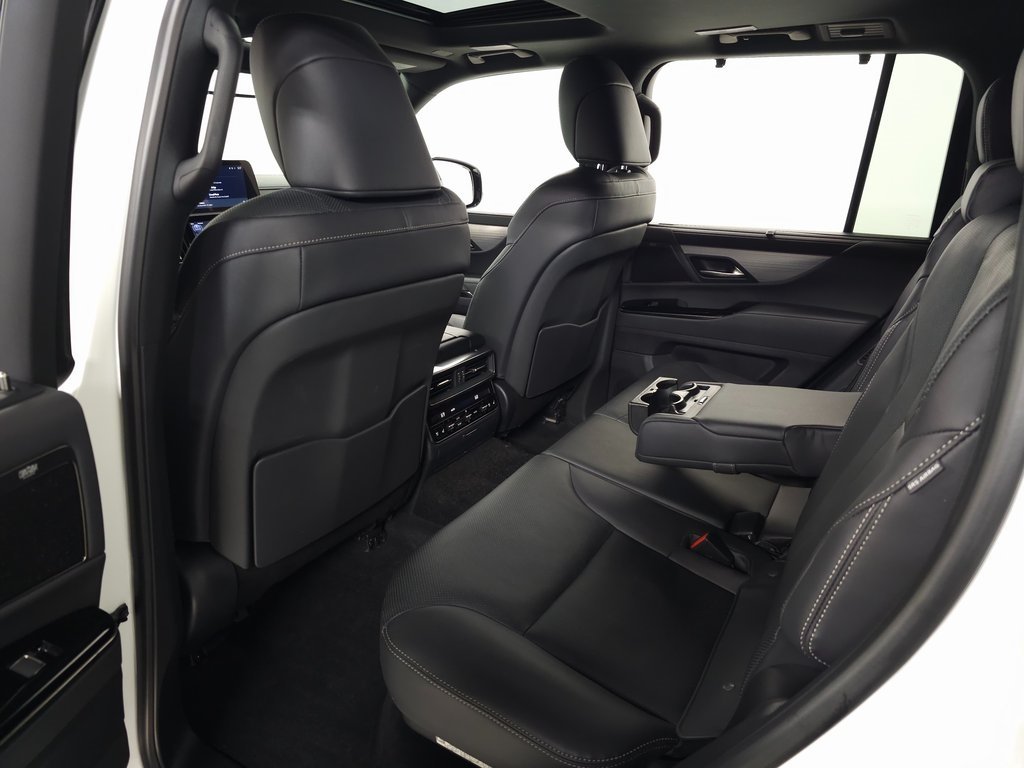 2025 LEXUS LX - Image 39
