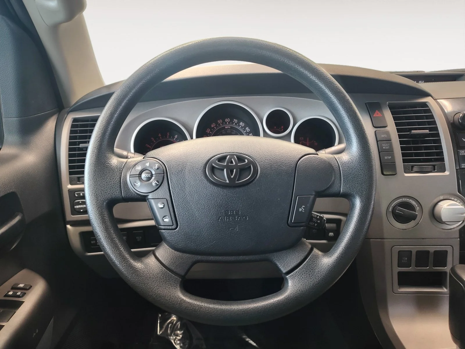 Used 2013 Super White Toyota Grade image 14