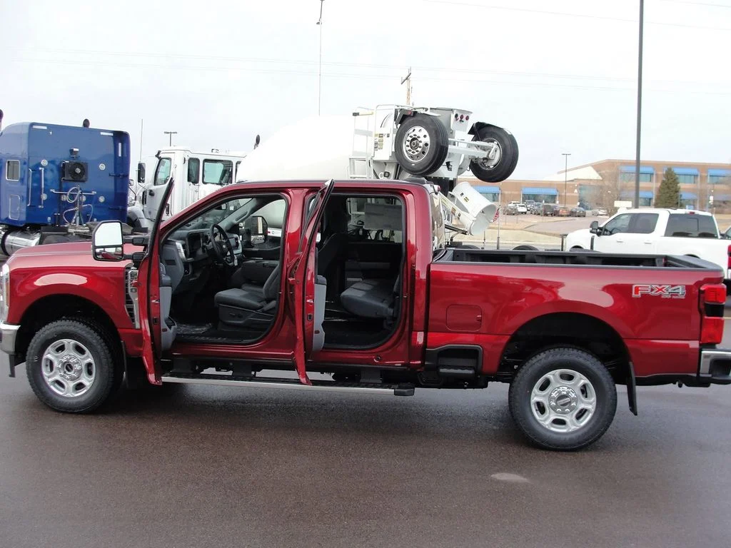 New 2026 Ruby Red Metallic Tinted Clearcoat Ford F-250® XLT image 9
