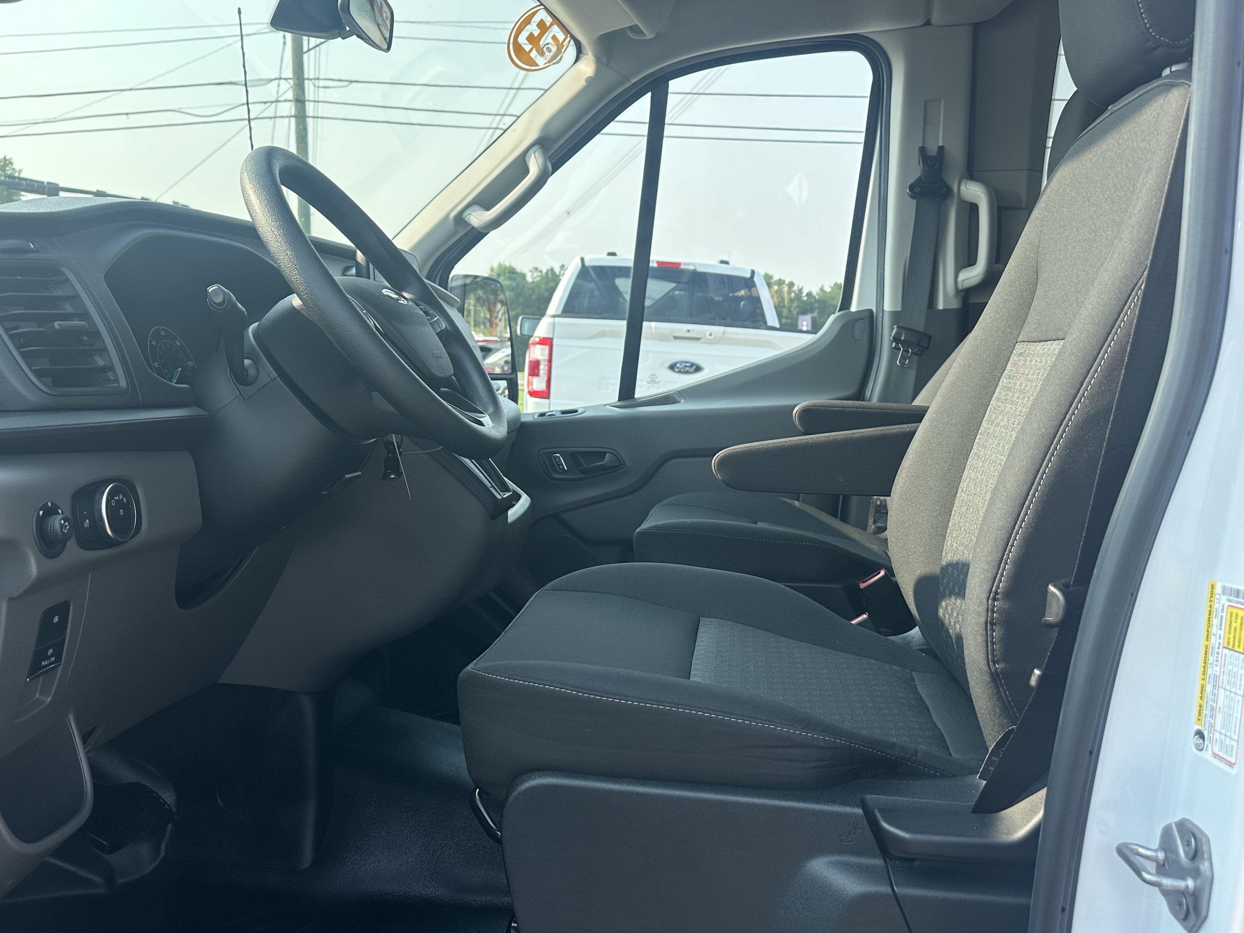 Used 2023 Oxford White Ford XL image 9