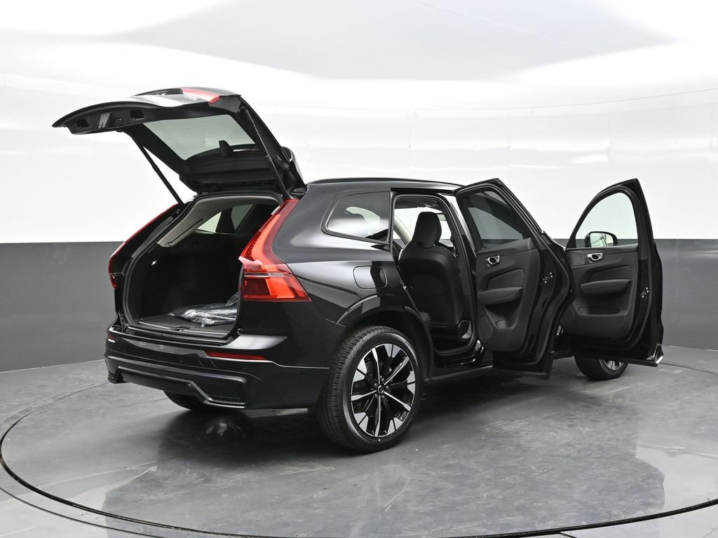 2026 Volvo XC60 Plus - Photo 30