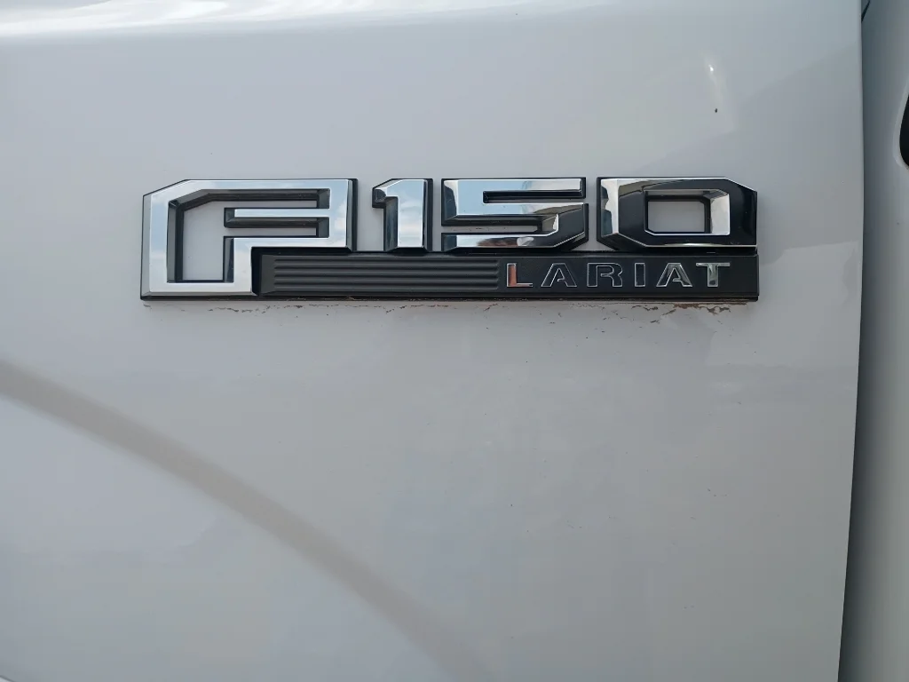 Used 2019 Oxford White Ford LARIAT image 36