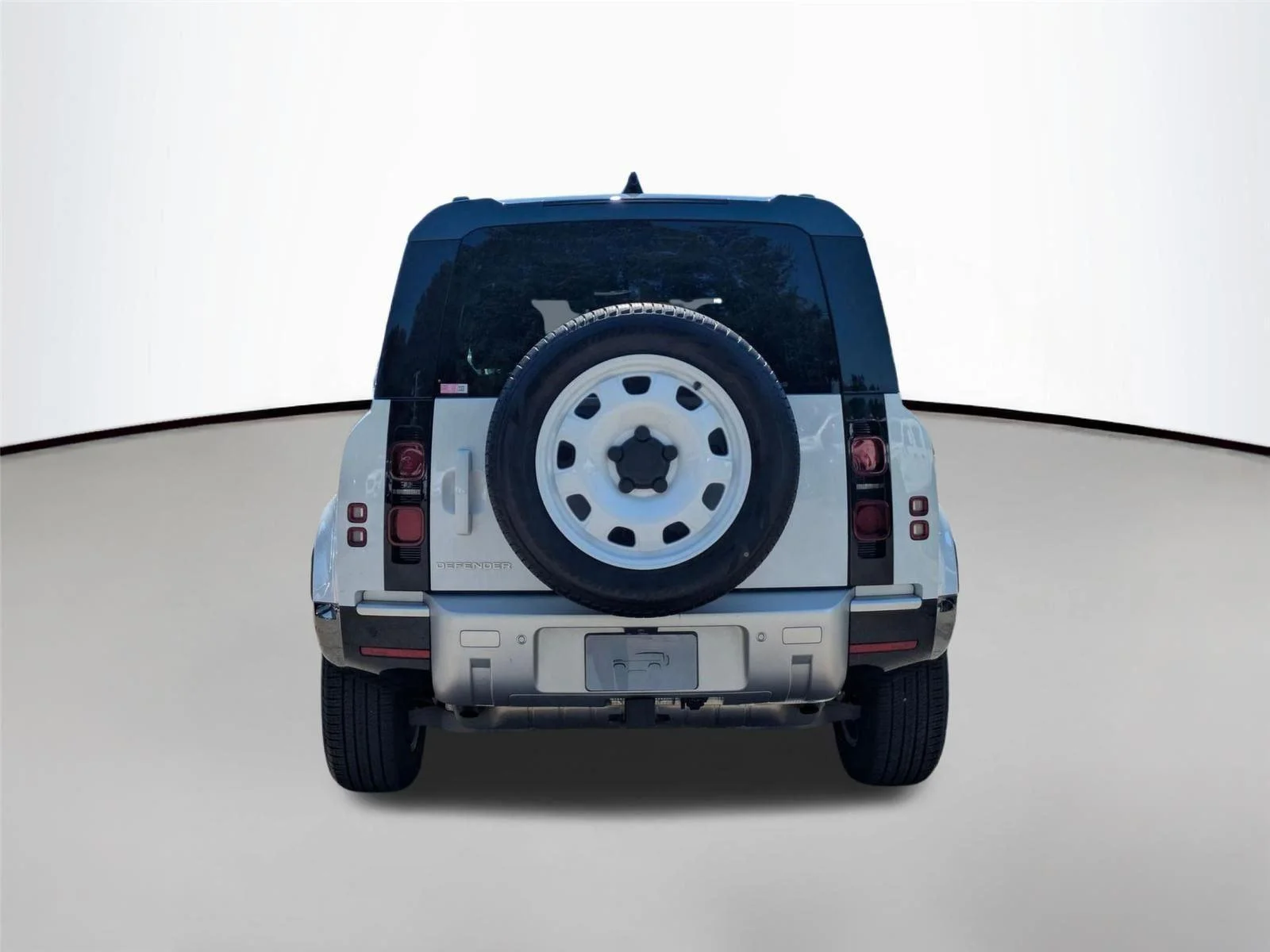 Used 2025 Fuji White Land Rover S image 6