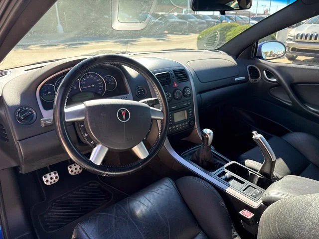 Used 2006 Blue Pontiac Base image 17