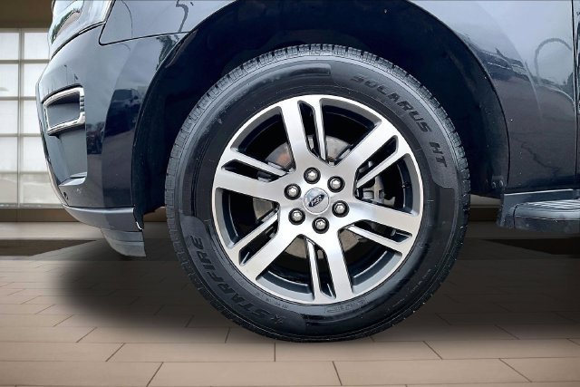 Used 2023 Black Ford Limited image 9