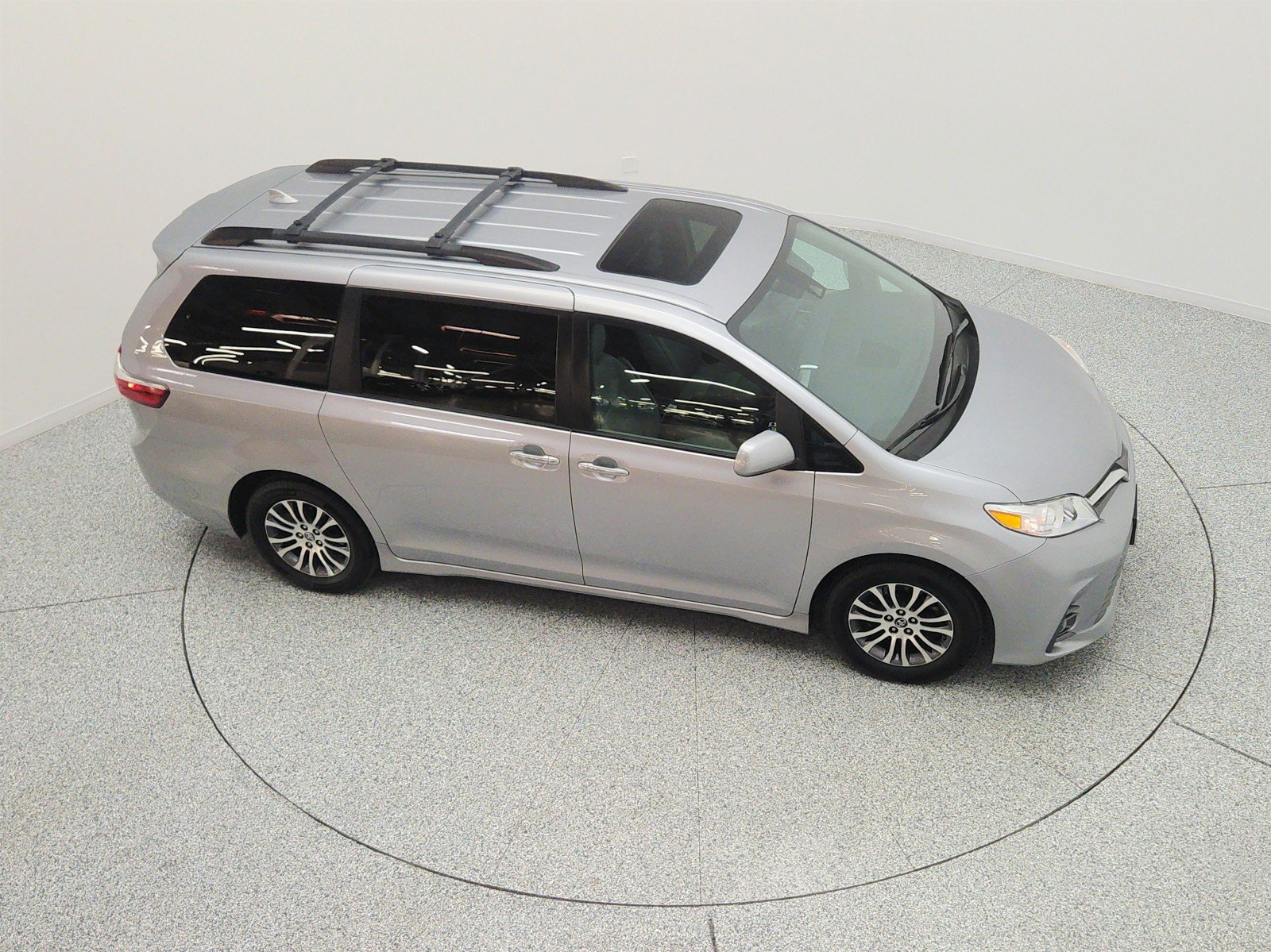 Used 2018 Silver Sky Metallic Toyota XLE Premium image 25
