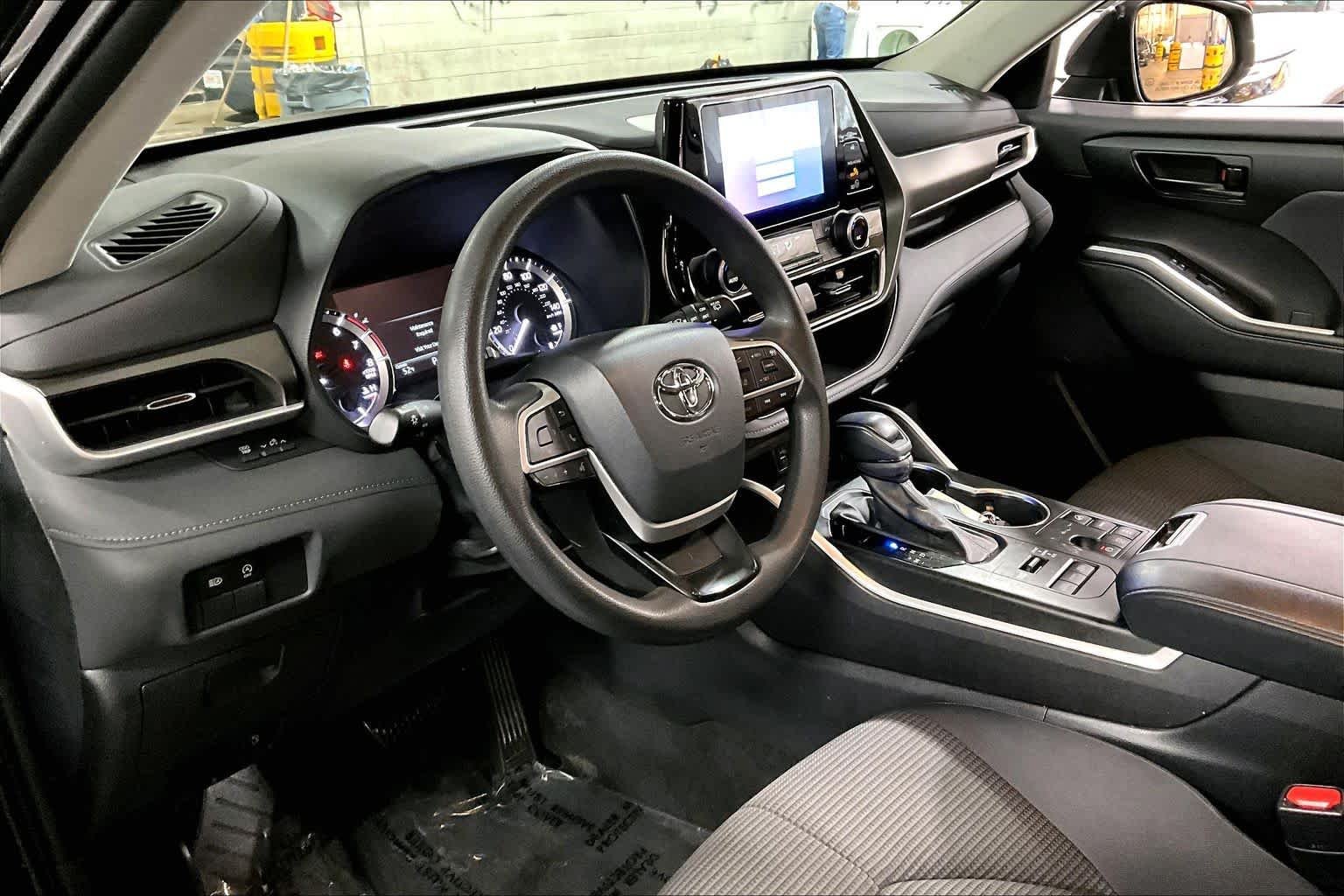 Used 2023 Midnight Black Metallic Toyota L image 18