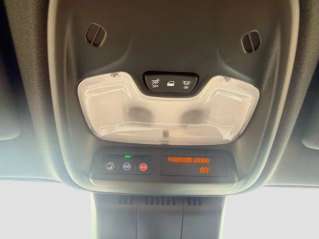 Used 2025 White Chevrolet Trail Boss image 21