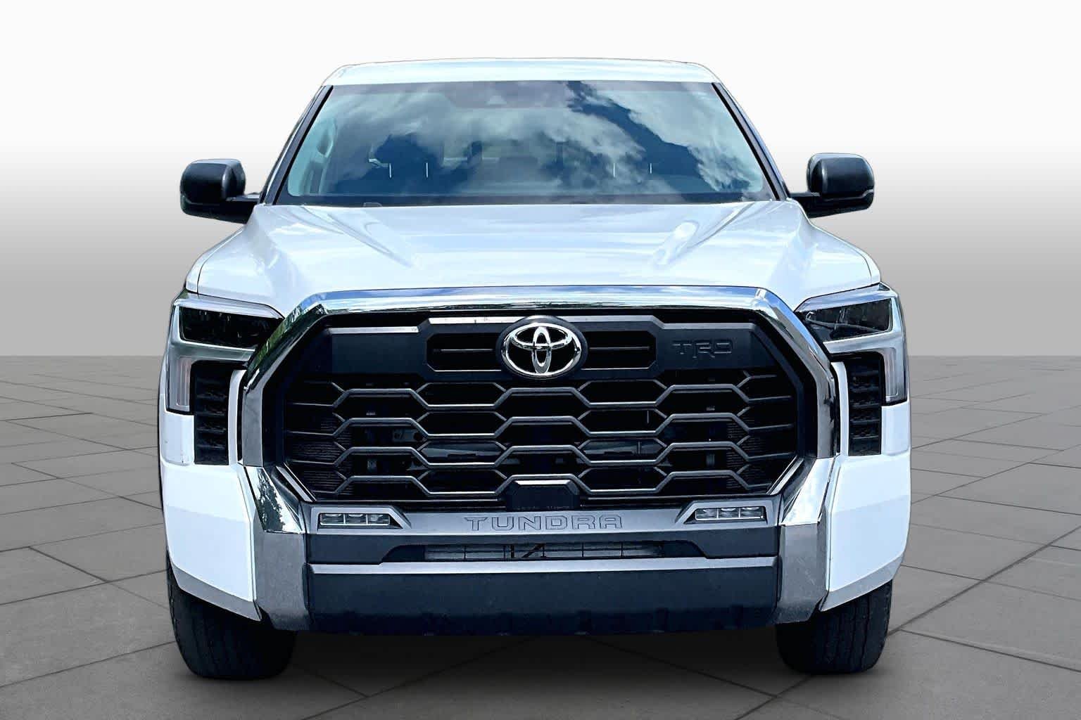 Used 2023 Ice Cap Toyota SR5 image 4
