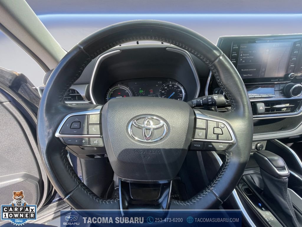 Used 2021  Toyota XLE image 13