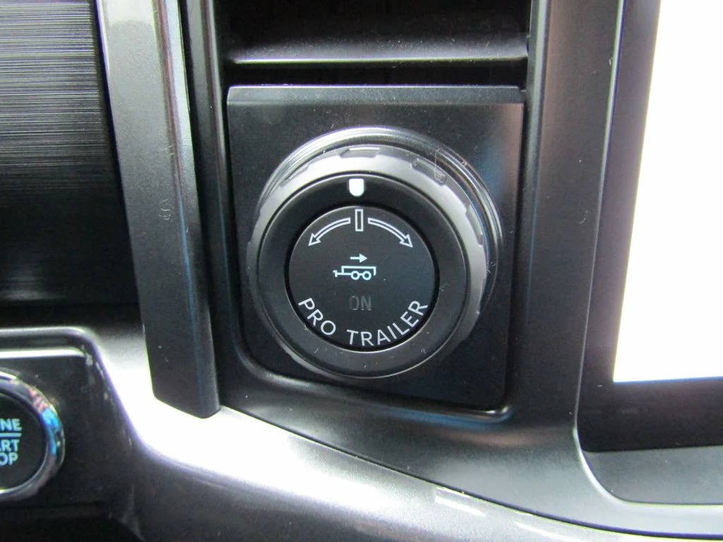 Used 2023 Oxford White Ford XLT image 33