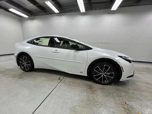 New 2026 Wind Chill Pearl <sup>1</sup> Toyota  XLE AWD image 9