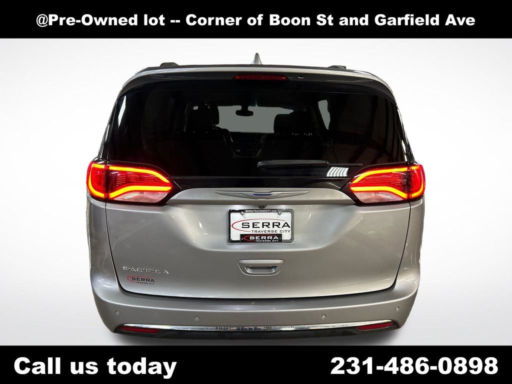 Used 2017 Silver Chrysler Touring L Plus image 4