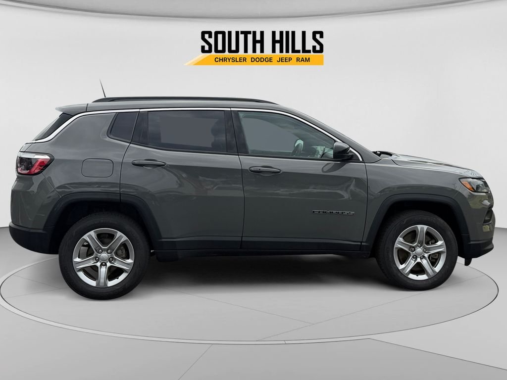 Used 2023 Gray Jeep Latitude image 6