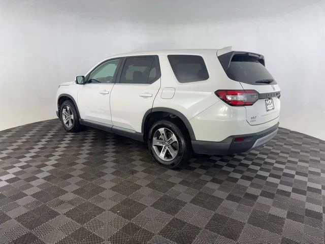 Used 2023 White Honda EX-L image 7