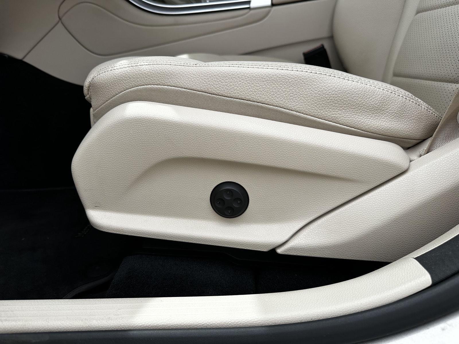 2022 Mercedes-Benz GLC GLC300 - Photo 8