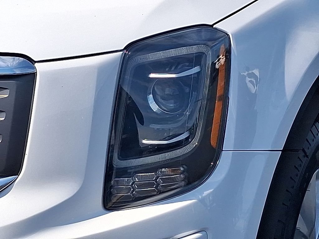 Certified Used 2021 White Kia LX image 10