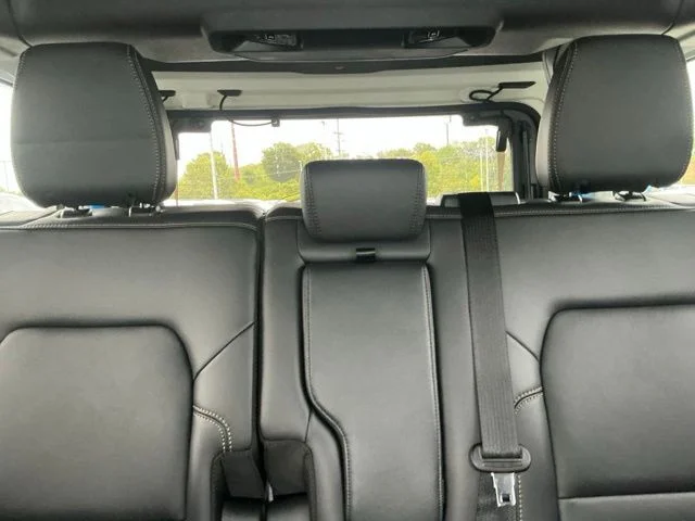 New 2026 Velocity Blue Metallic Ford Badlands® image 40