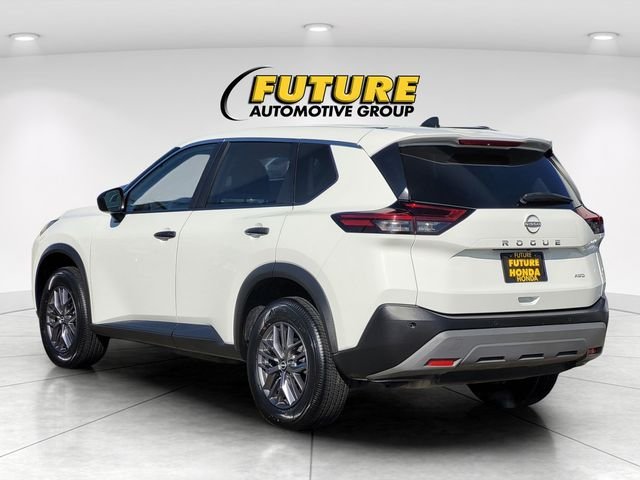 Used 2023 White Nissan S image 7
