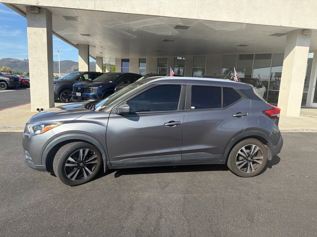 Used 2020 Gray Nissan SV image 2