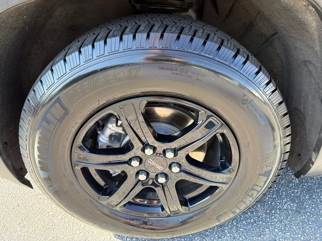 Used 2021 Blue GMC AT4 image 11