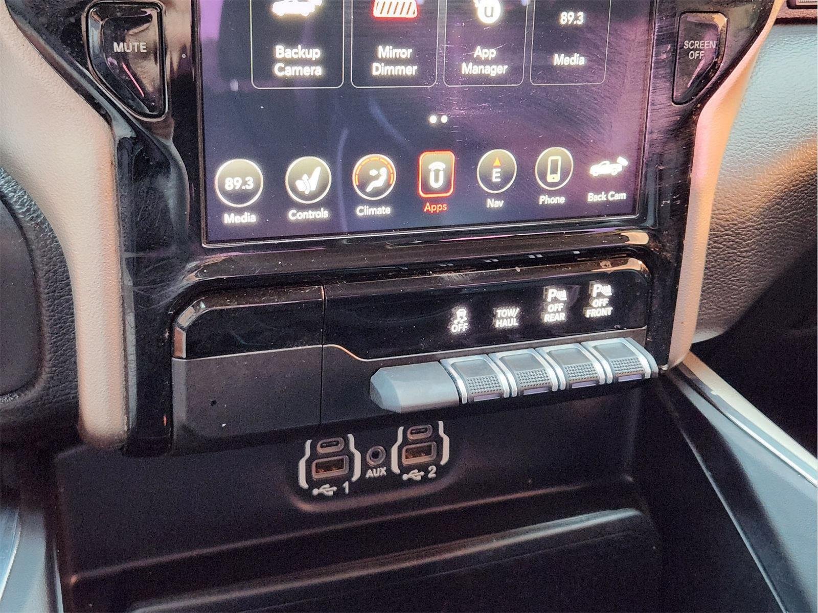Used 2020 Diamond Black Crystal Pearlcoat Ram Laramie image 18