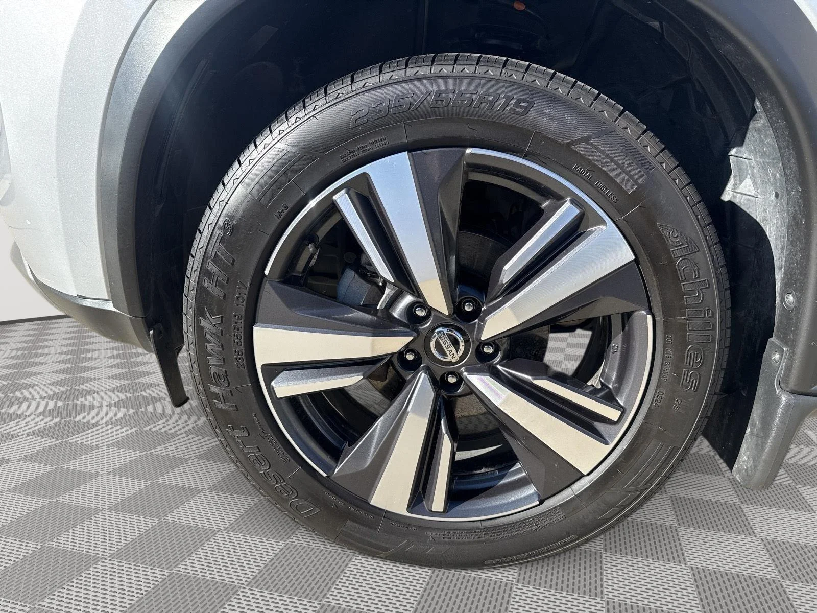 Used 2021 Brilliant Silver Metallic Nissan SL image 16