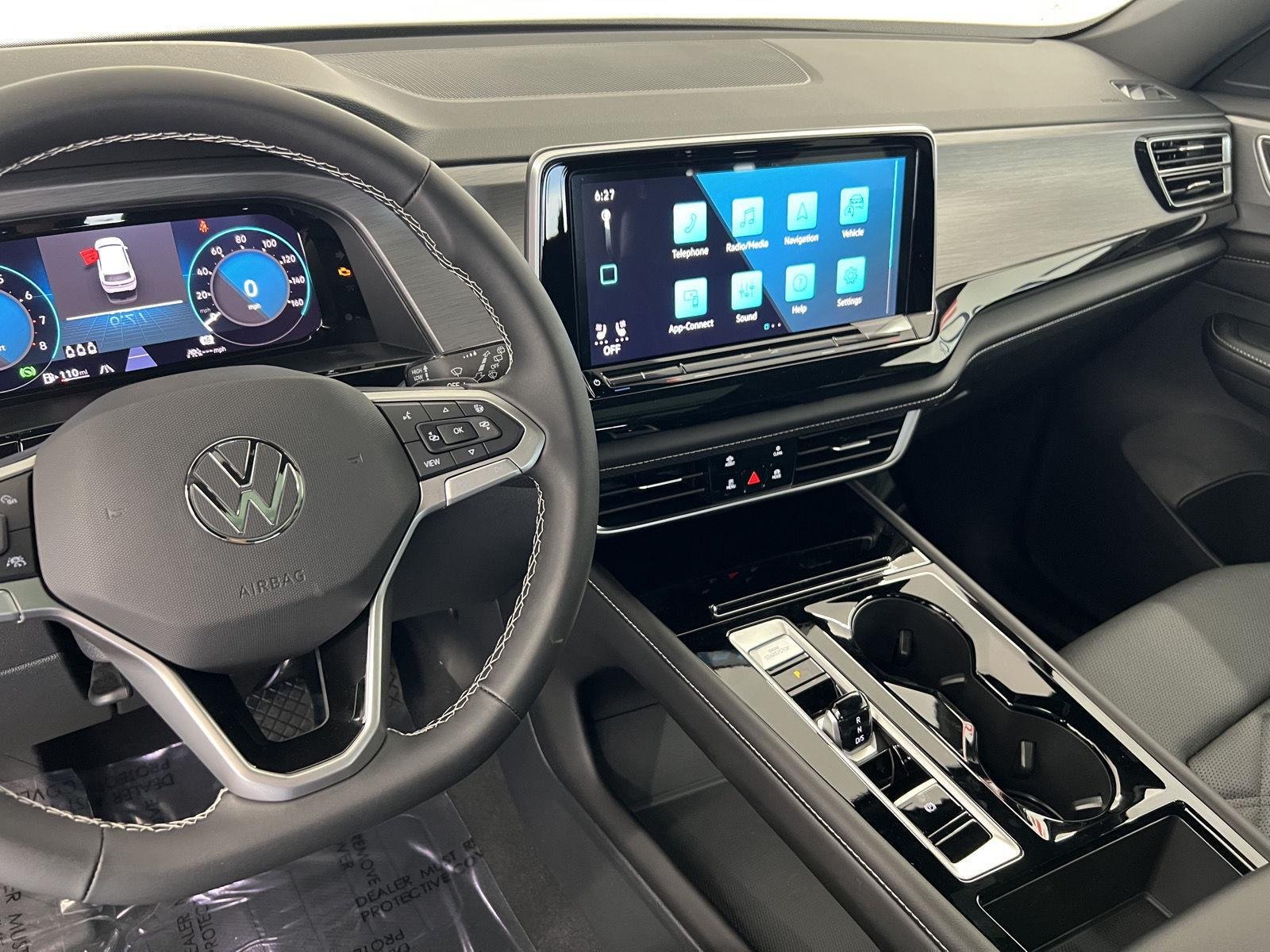 New 2026 pure gray Volkswagen 2.0T SE w/Technology image 19
