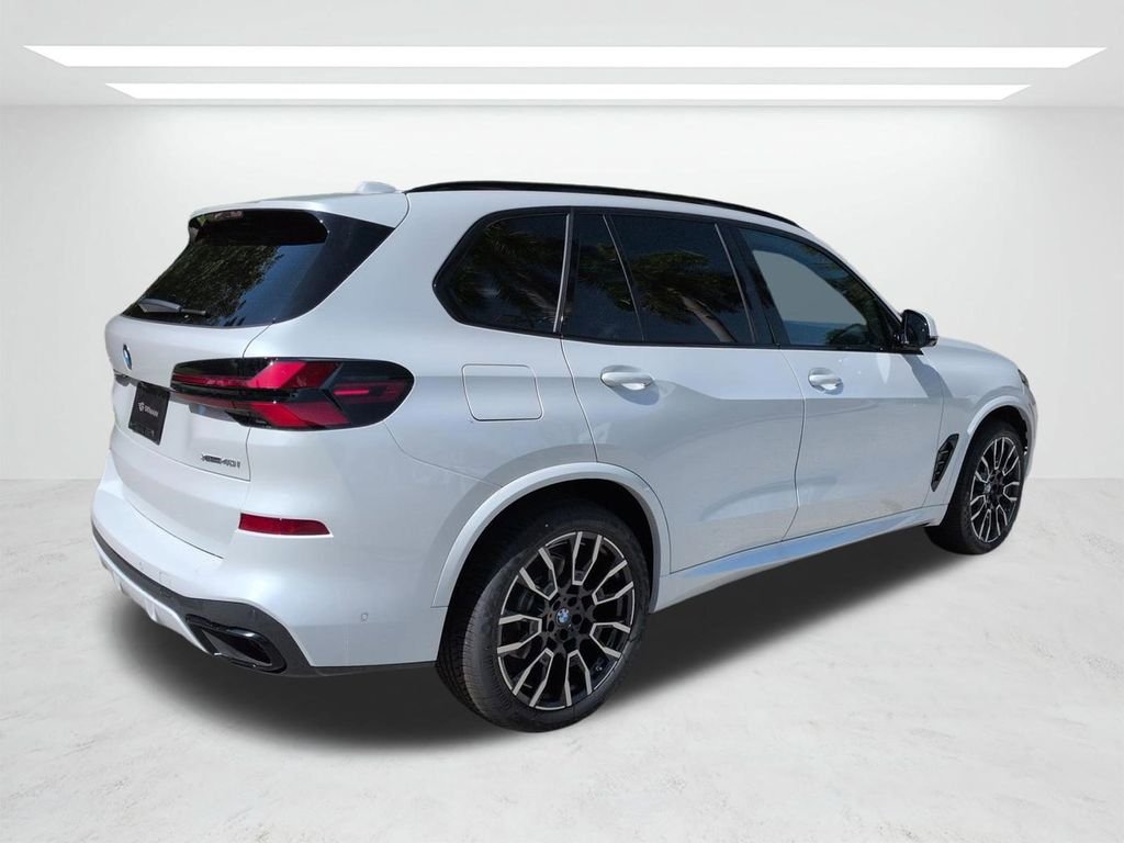 New 2026 Mineral White Metallic BMW xDrive40i image 4
