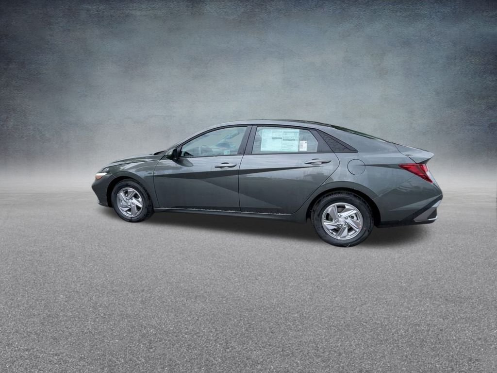 2025 Hyundai Elantra SE - Photo 16