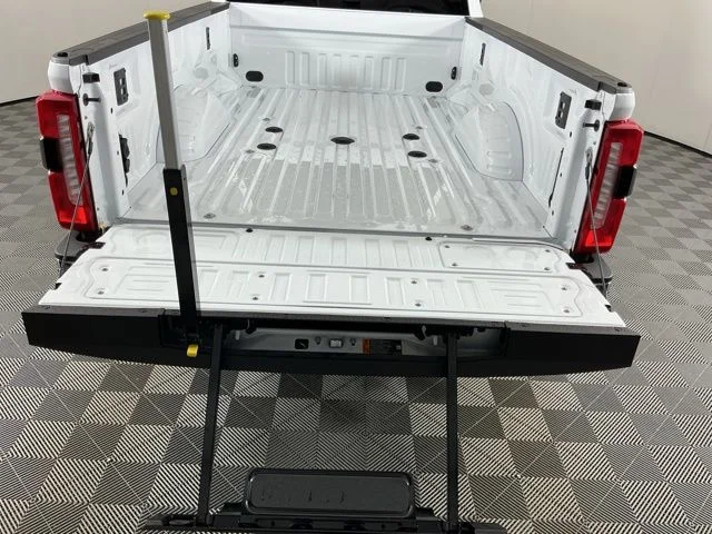 New 2026 Oxford White Ford XL image 8