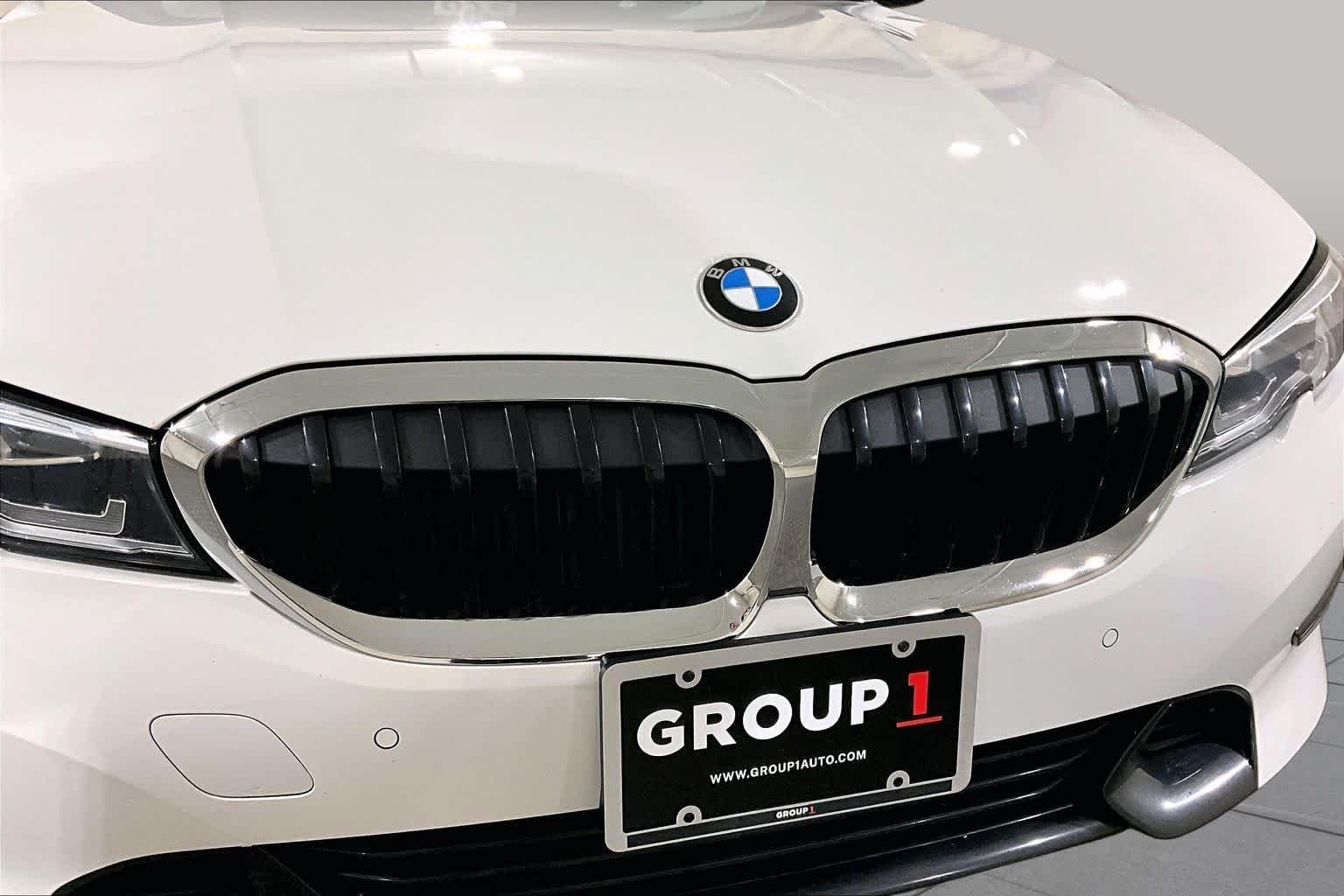 Used 2020 Alpine White BMW 330i xDrive image 31