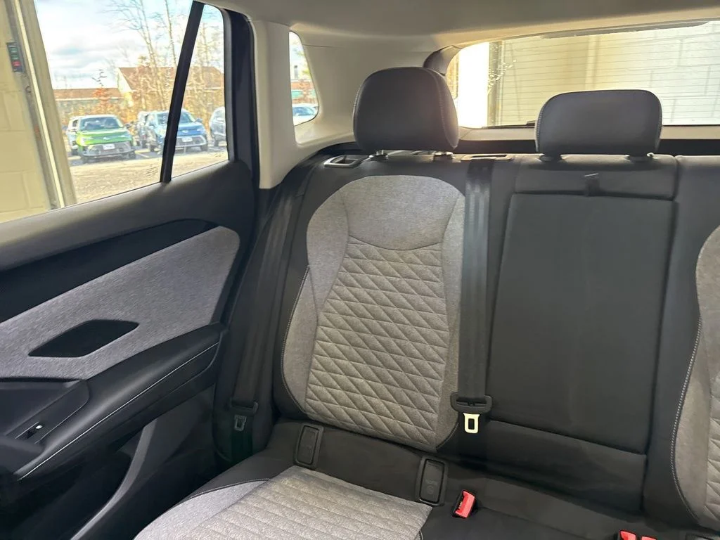 2026 Volkswagen Tiguan SE - Photo 13
