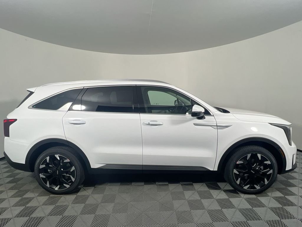 New 2026 Glacial White Pearl Kia EX image 2