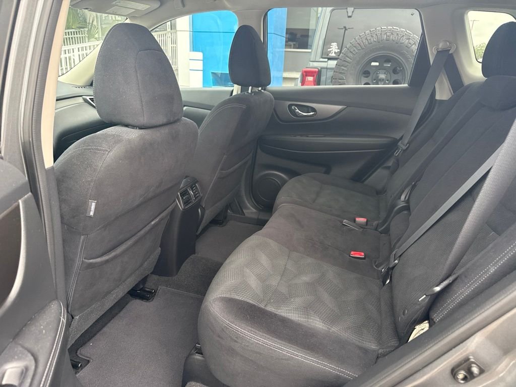 Used 2014 Gray Nissan SV image 8
