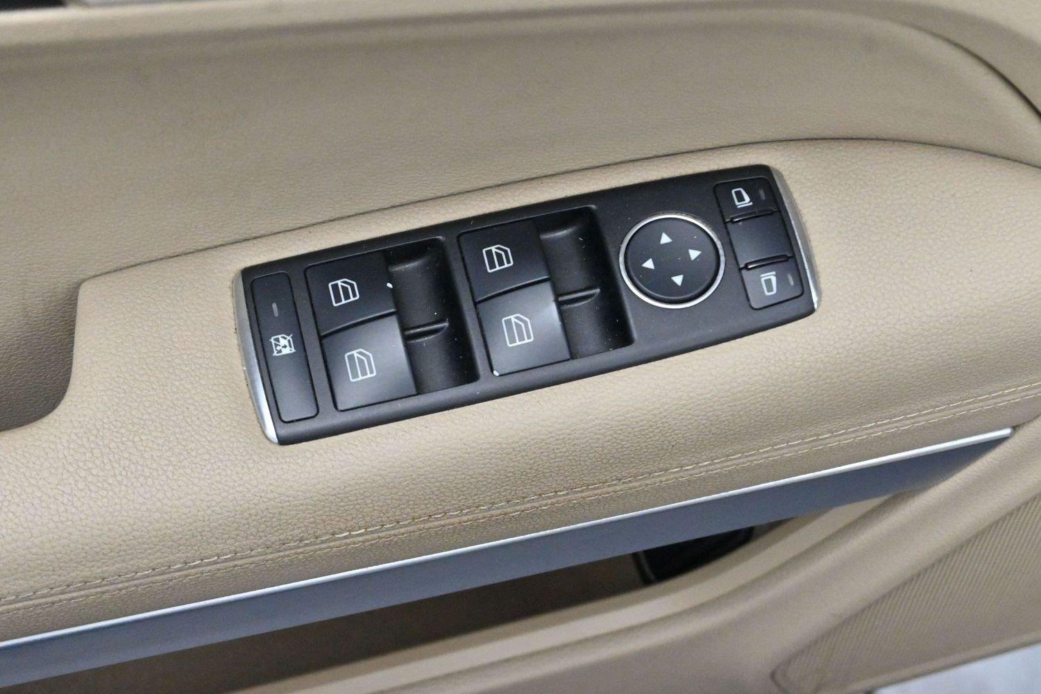 Used 2011 Capri Blue Metallic Mercedes-Benz E 350 image 12