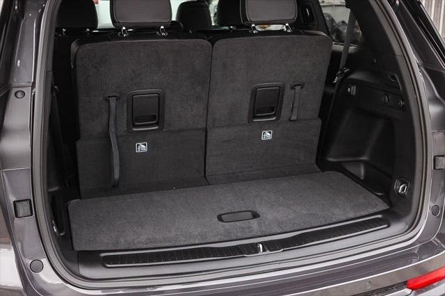 New 2026 Baltic Gray Metallic Clear-Coat Exterior Paint Jeep Laredo image 27