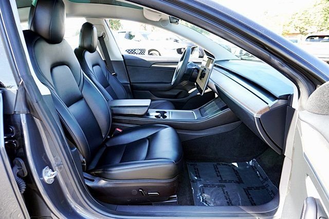 Used 2023  Tesla Base image 10